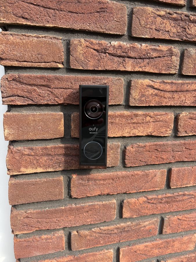 Slimme deurbel aangesloten
